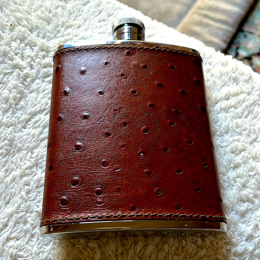 NWOT Beier travel flask, ostrich calf